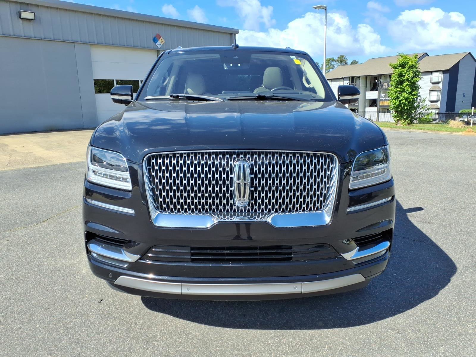 Used 2019 Lincoln Navigator Reserve AWD/4WD image 8