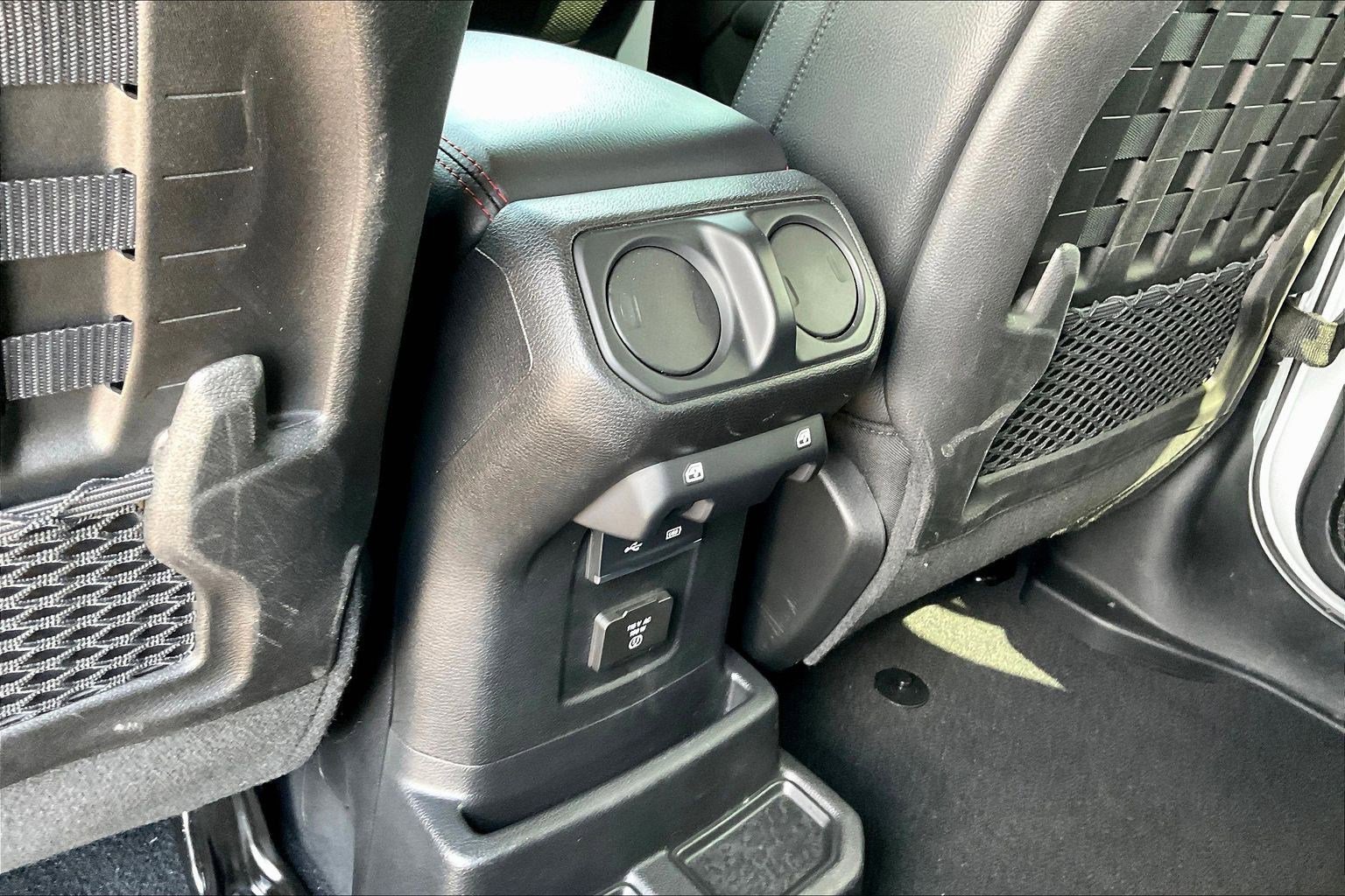 Used 2018 Jeep Wrangler Unlimited Rubicon AWD/4WD image 10