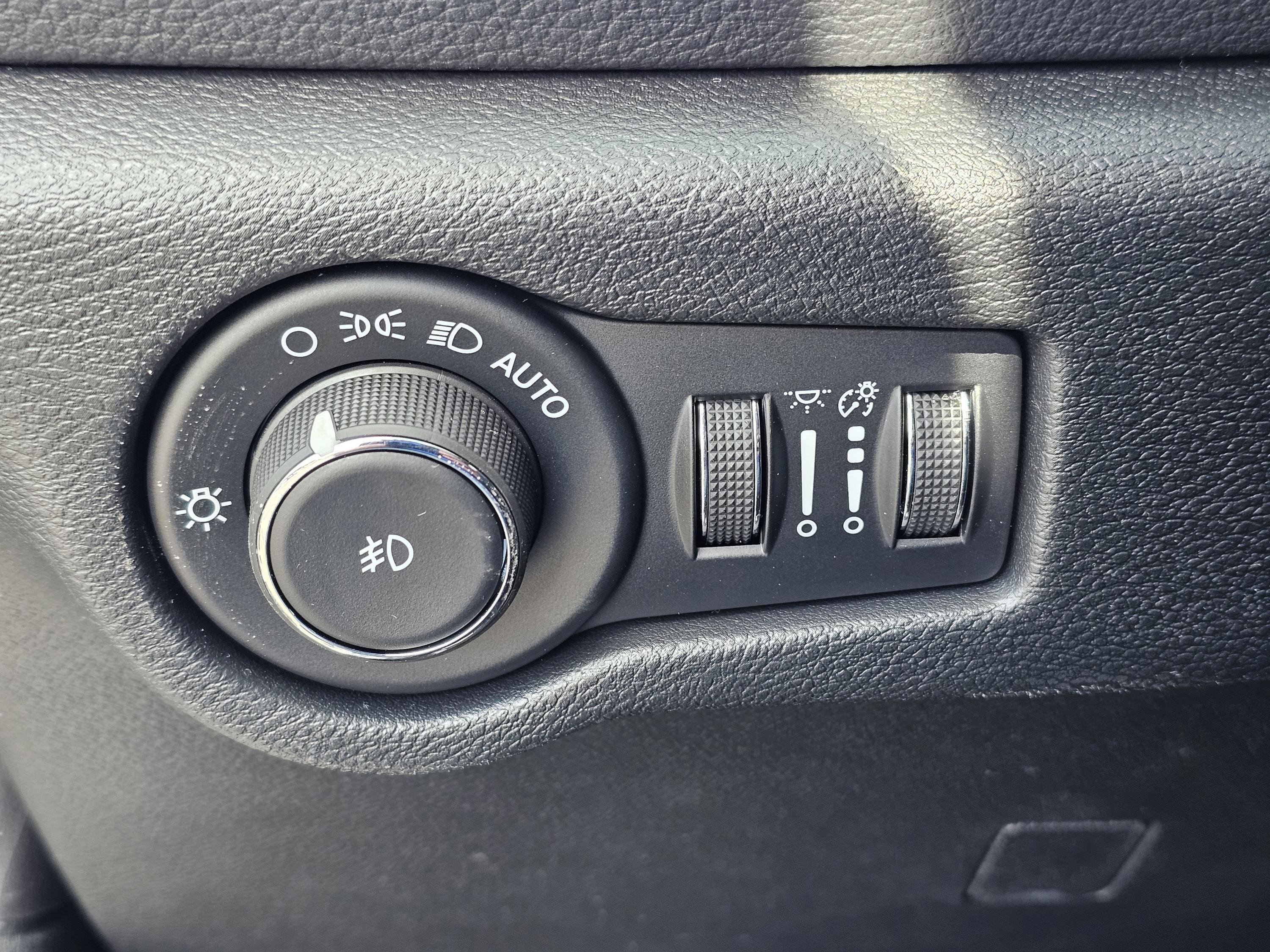 New 2026 Chrysler Pacifica Select image 18