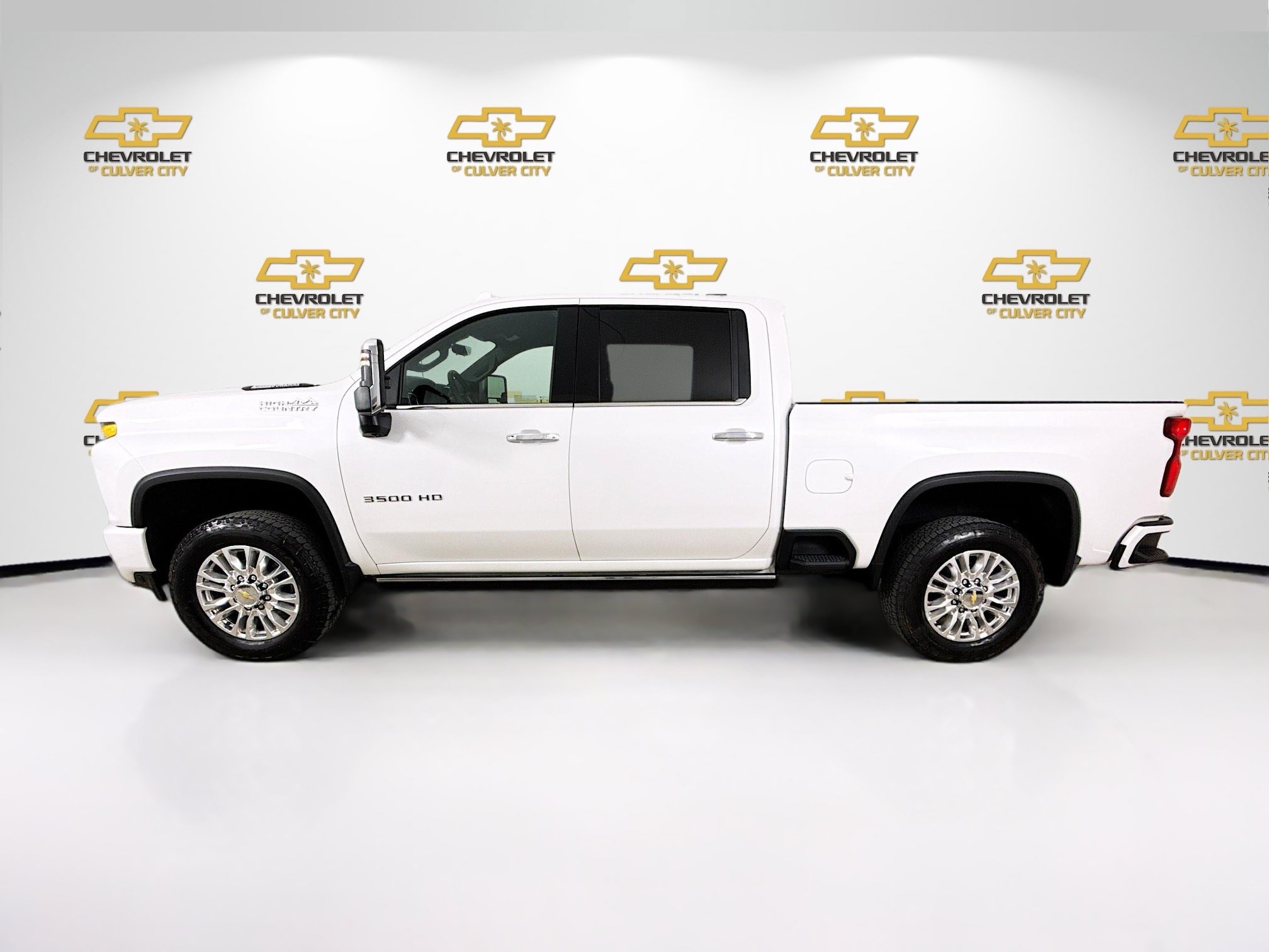 Used 2023 Chevrolet Silverado 3500 High Country AWD/4WD image 5