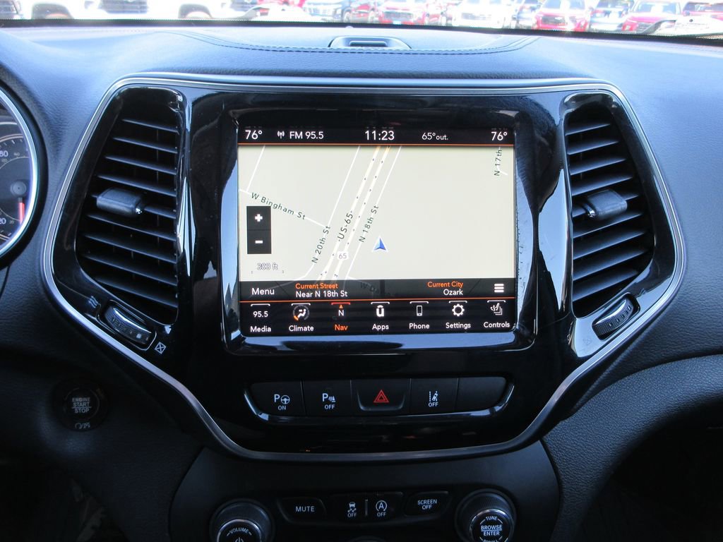Used 2019 Jeep Cherokee Limited w/ Luxury Group image 34