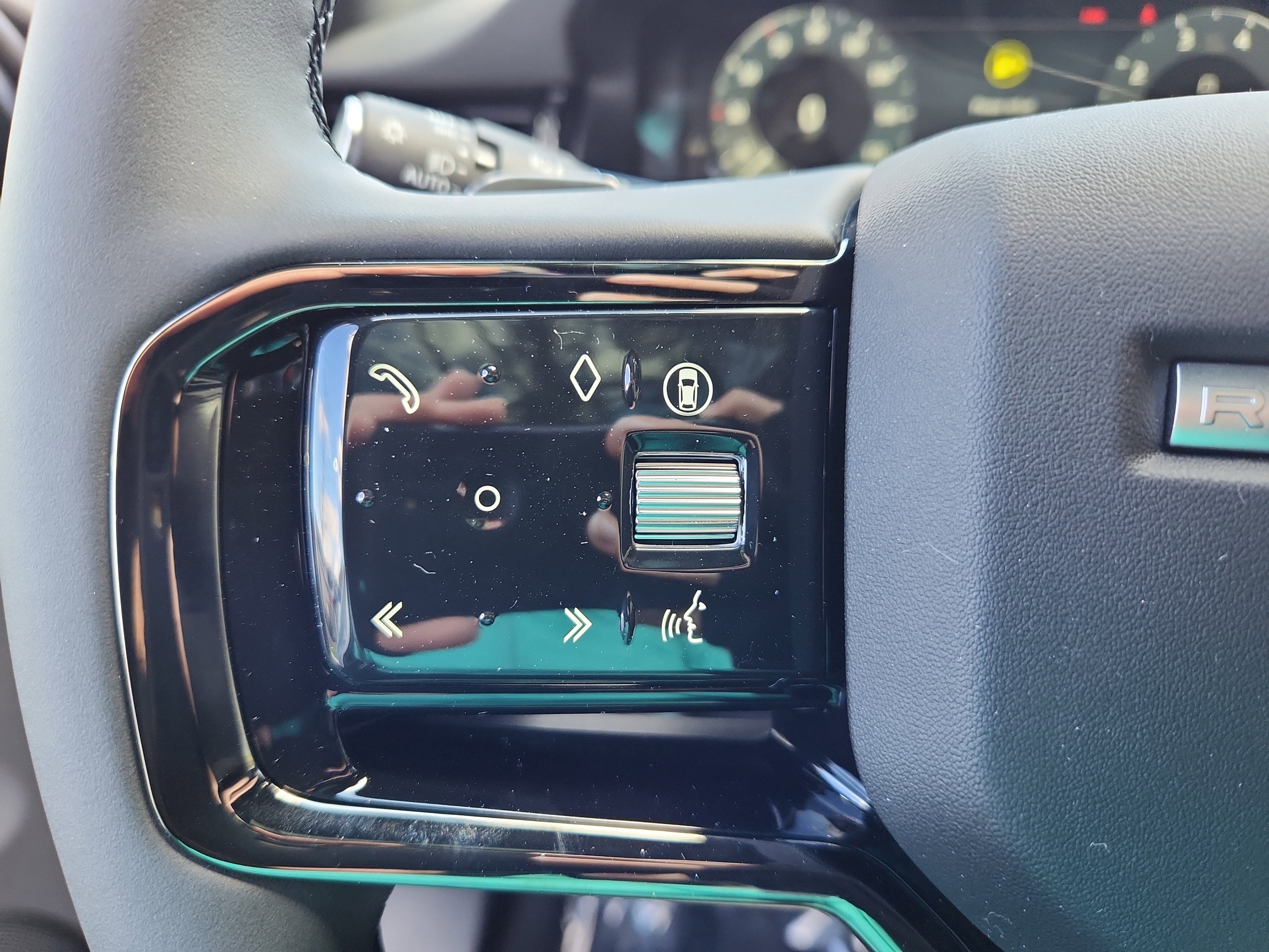 Certified 2026 Land Rover Range Rover Evoque S image 19