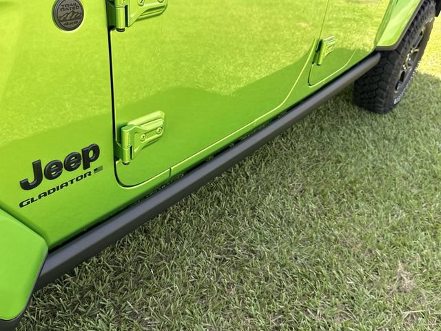 New 2025 Jeep Gladiator Sport AWD/4WD image 17