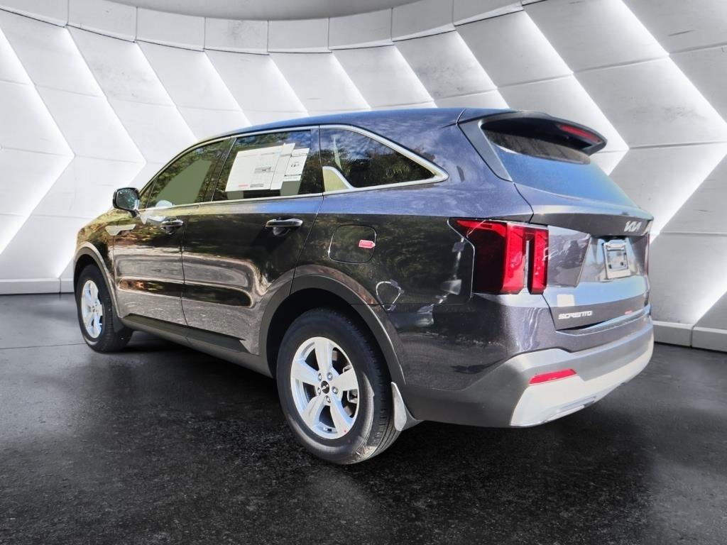 New 2025 Kia Sorento LX FWD image 3