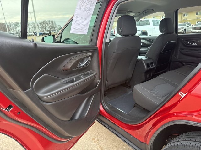 Used 2023 GMC Terrain SLE w/ Driver Convenience Package image 34