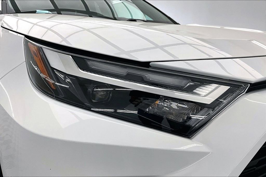 Used 2025 Toyota RAV4 XLE image 29
