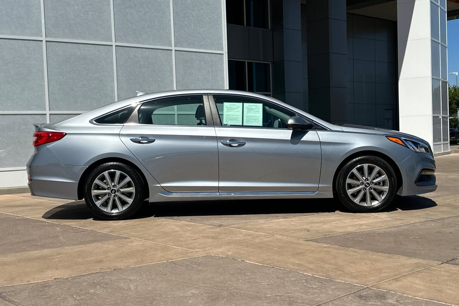 Used 2017 Hyundai Sonata Limited w/ Ultimate Package 04 FWD image 3