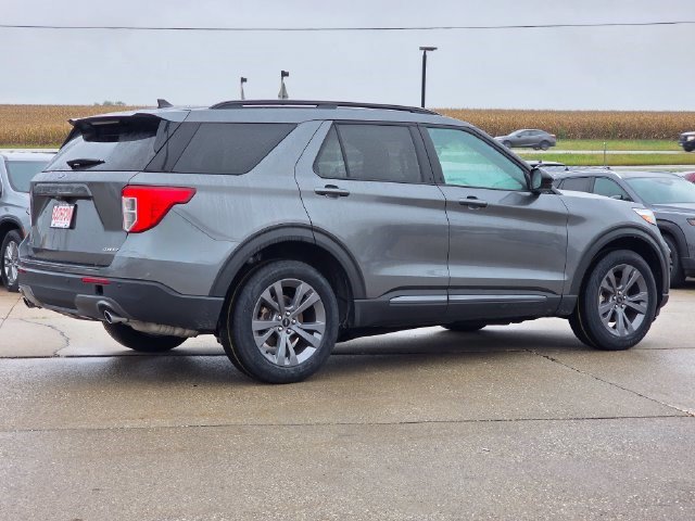 Used 2023 Ford Explorer XLT w/ Equipment Group 202A AWD/4WD image 8