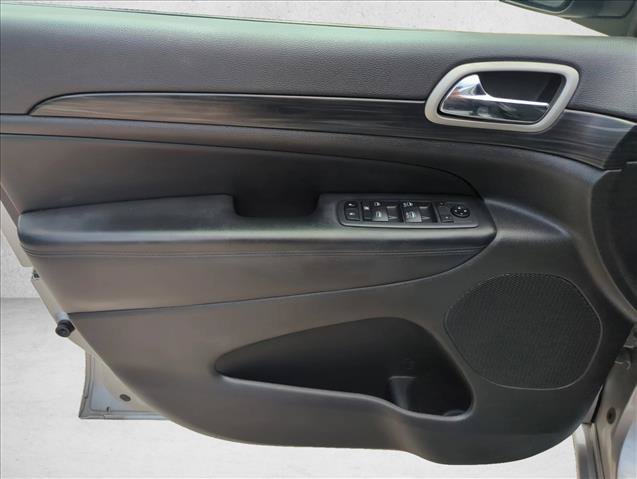 Used 2020 Jeep Grand Cherokee Altitude RWD image 11