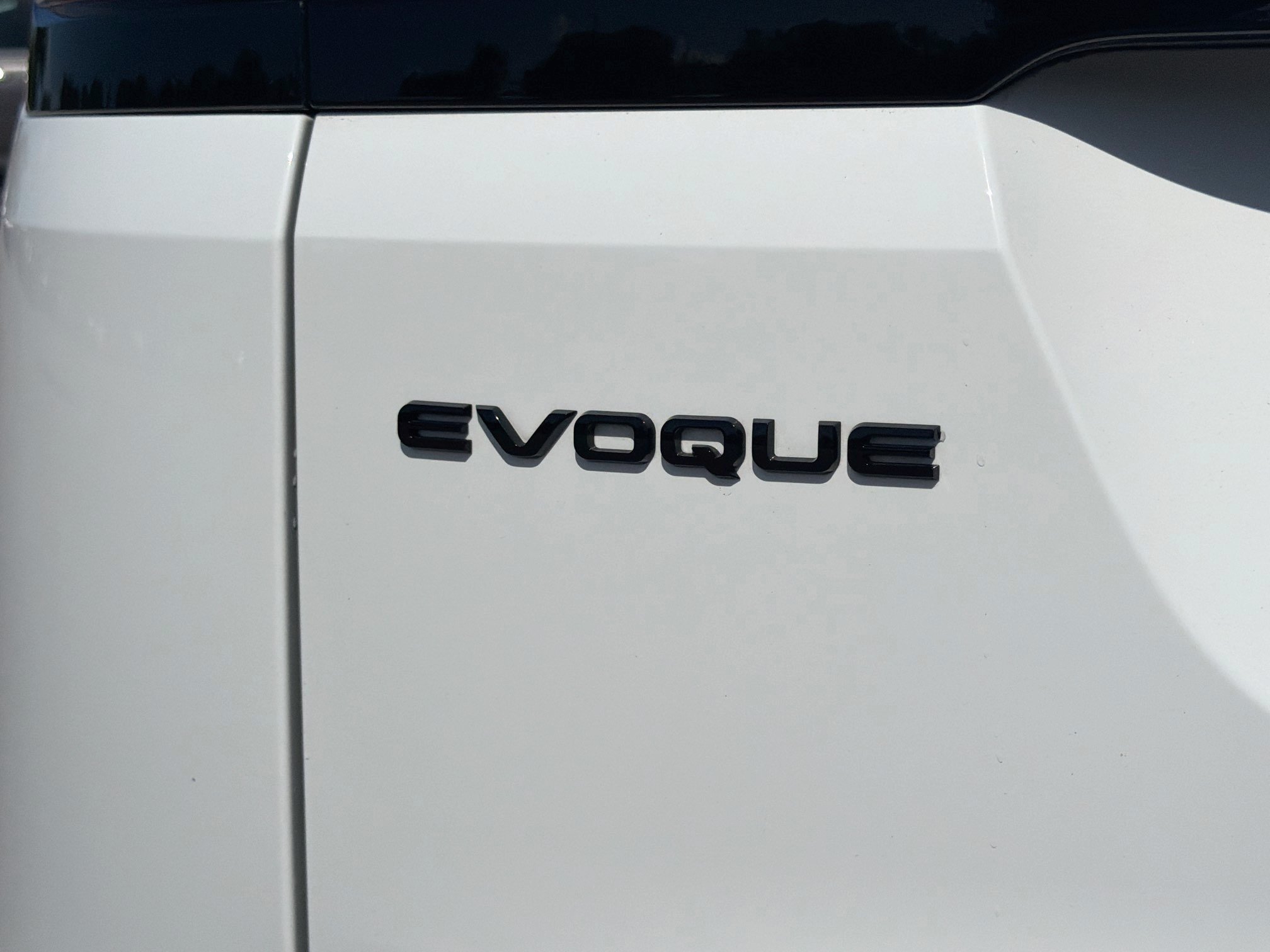 Used 2023 Land Rover Range Rover Evoque S AWD/4WD image 11
