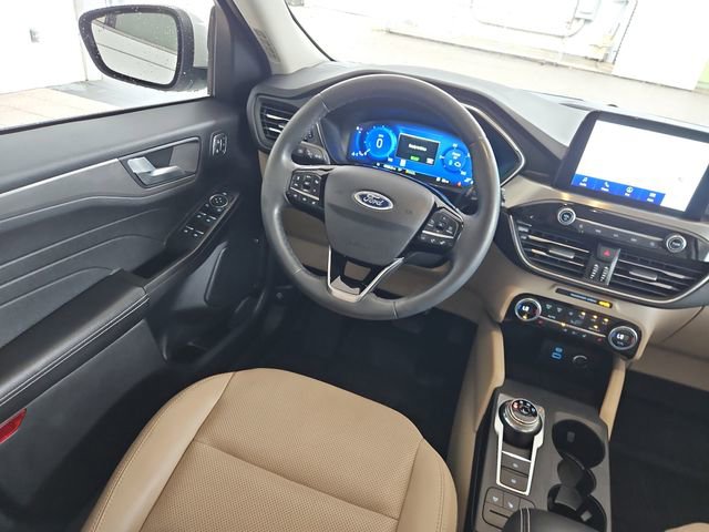Used 2021 Ford Escape Titanium image 10