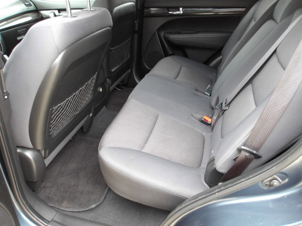Used 2011 Kia Sorento LX FWD image 23