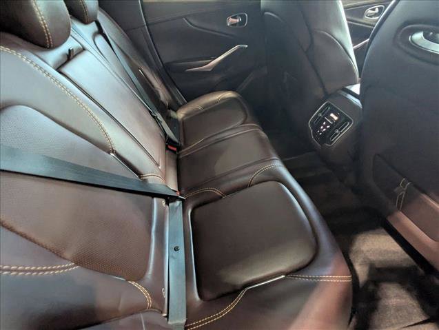 Used 2021 Aston Martin DBX image 21