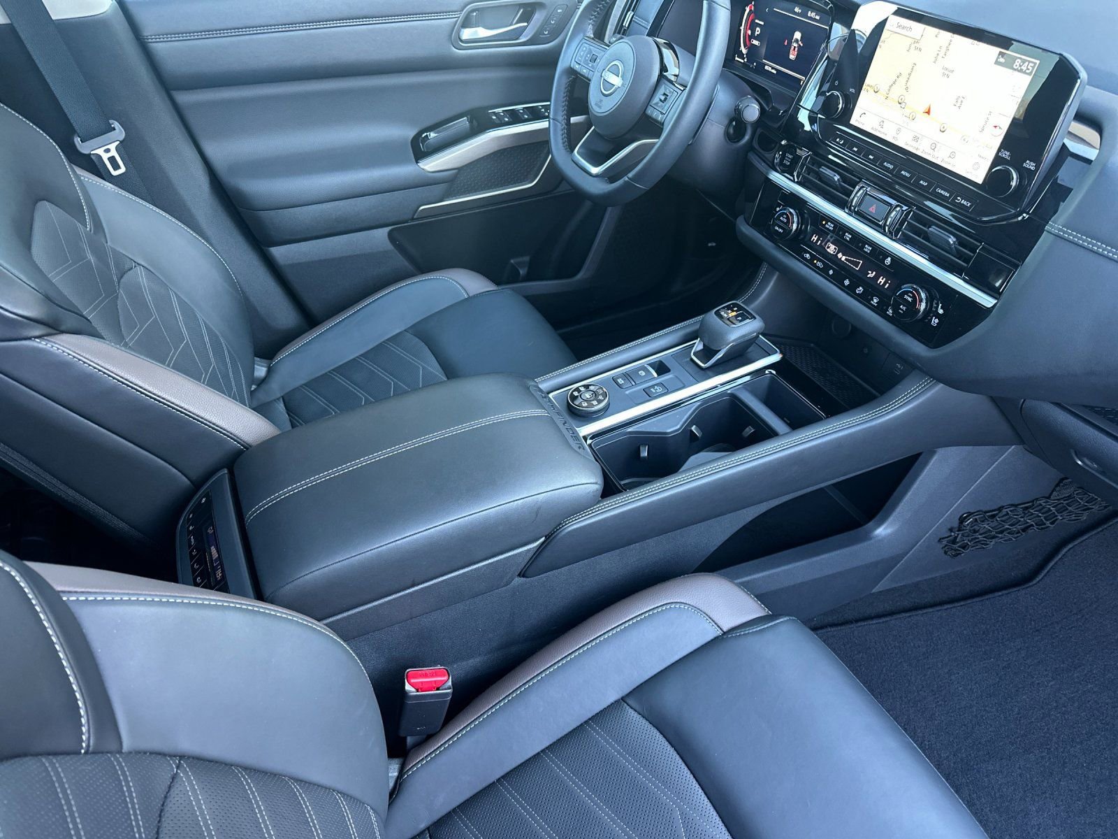 Used 2025 Nissan Pathfinder Platinum image 18