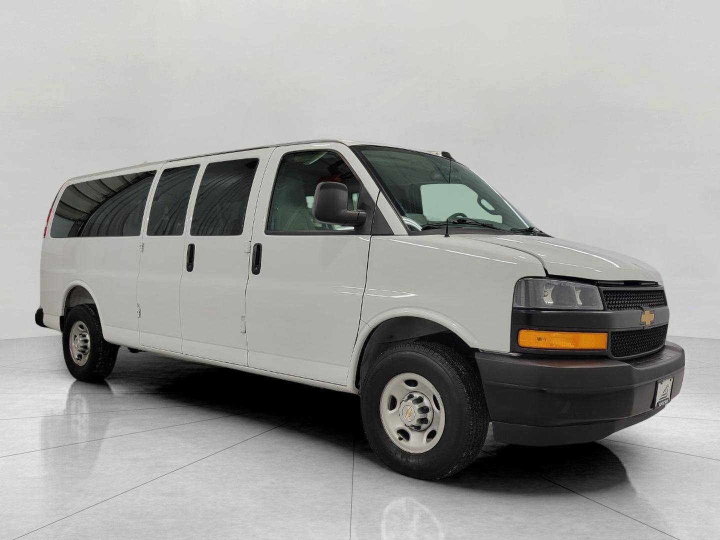 Used 2025 Chevrolet Express 3500 LS video 1