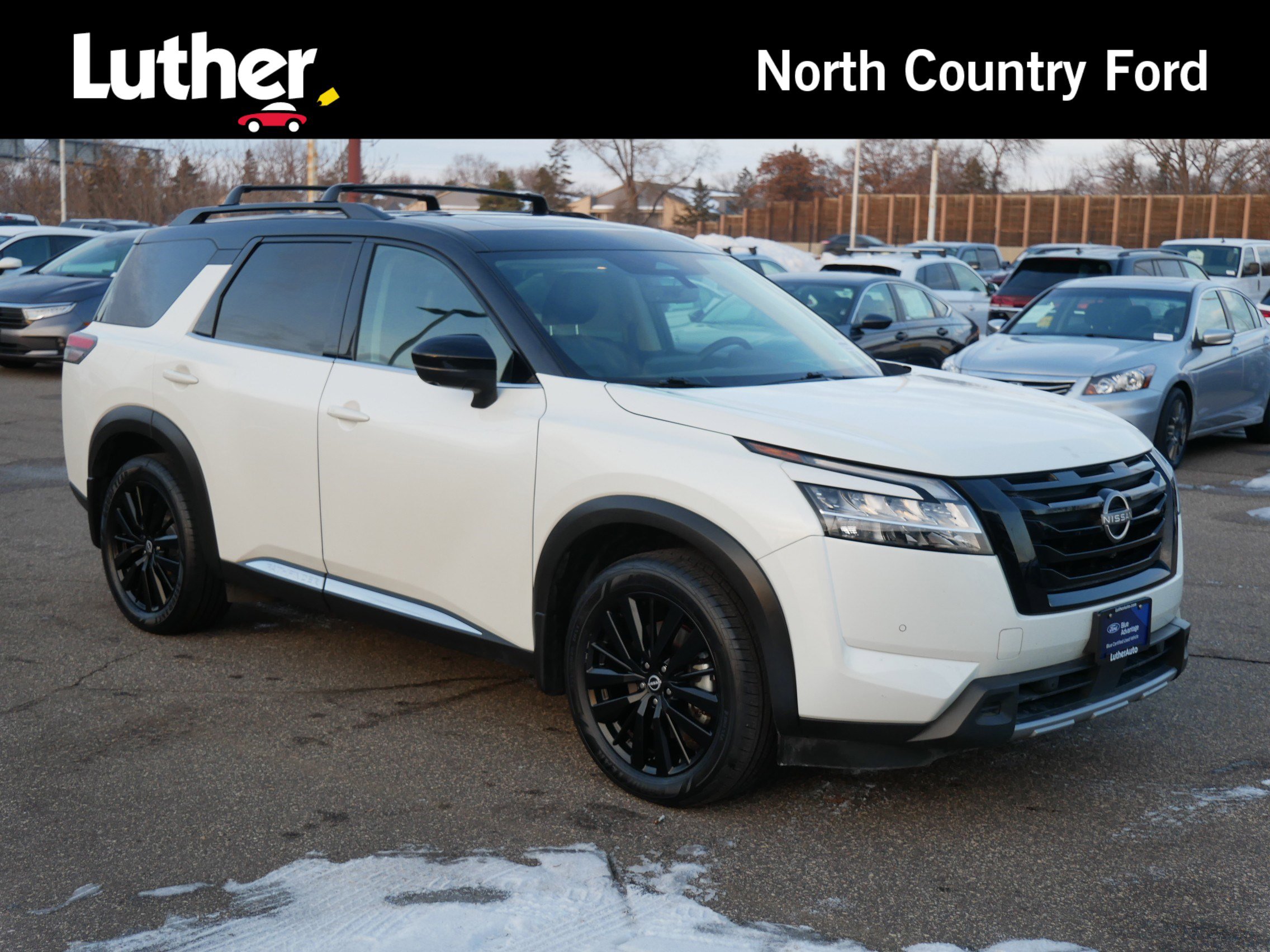 Used 2023 Nissan Pathfinder Platinum image 1