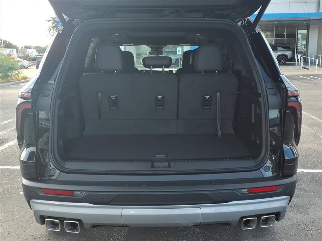 New 2026 Chevrolet Traverse Z71 w/ Enhanced Driving Package AWD/4WD image 12