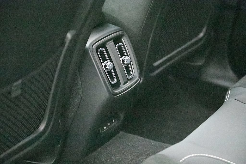 Certified 2023 Volvo C40 P8 Recharge Ultimate AWD/4WD image 21
