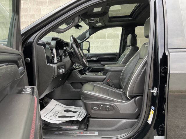 Used 2024 GMC Sierra 2500 AT4X image 9