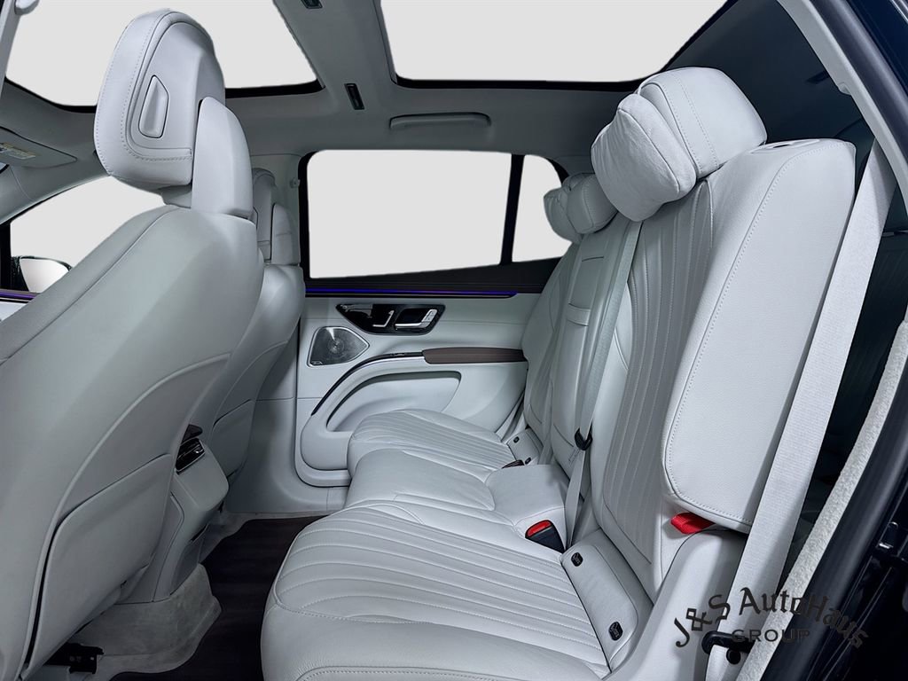 Used 2023 Mercedes-Benz EQS 580 4MATIC SUV image 27