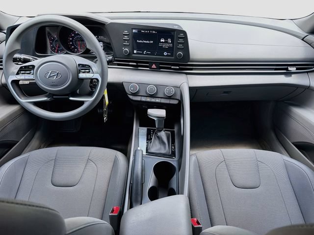 Used 2021 Hyundai Elantra SE FWD image 19