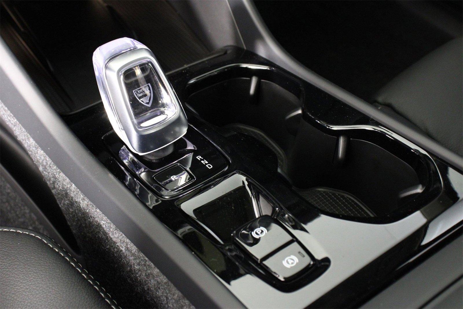 New 2025 Volvo XC40 B5 Ultra w/ Climate Package image 7