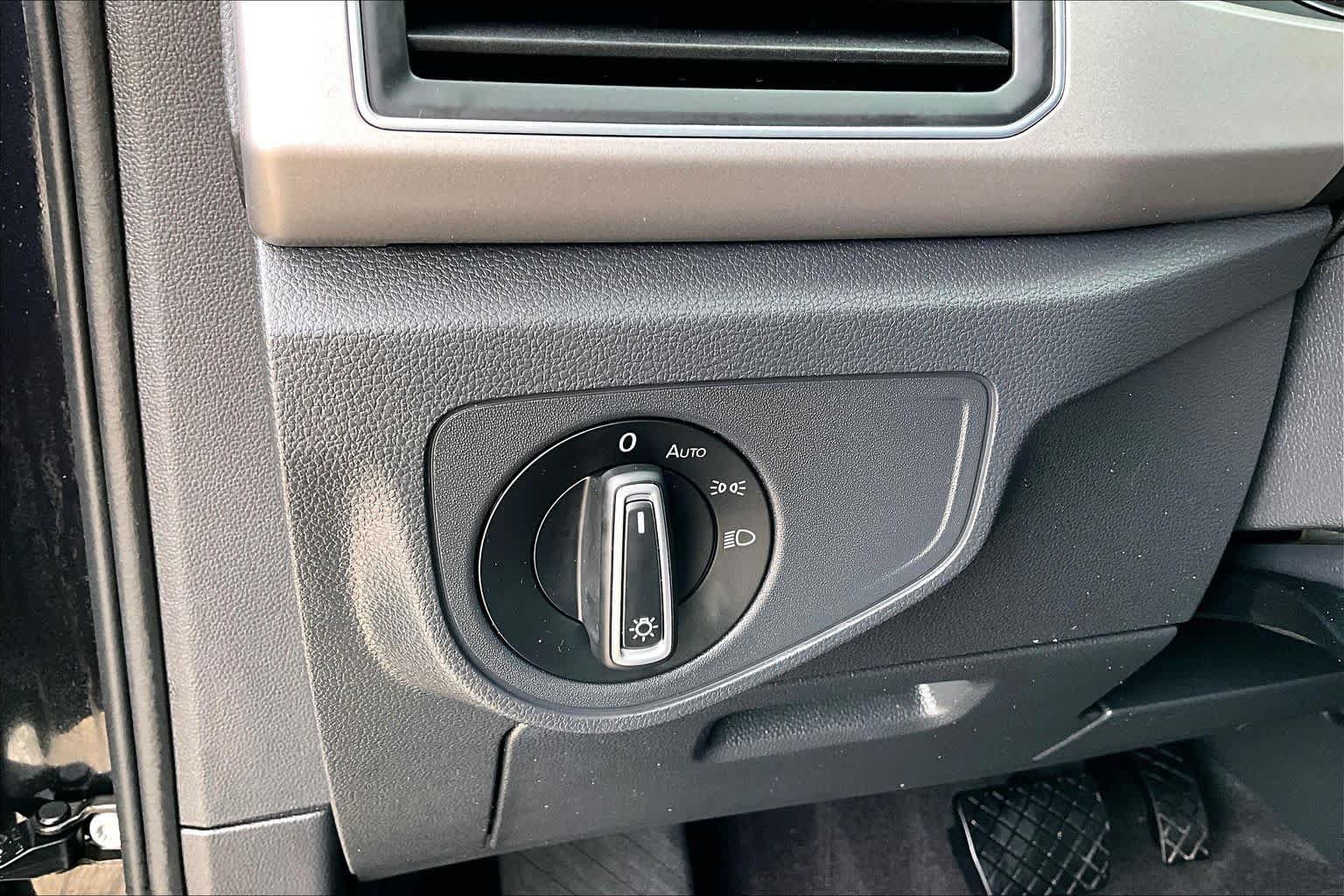 Used 2019 Volkswagen Atlas S FWD image 31