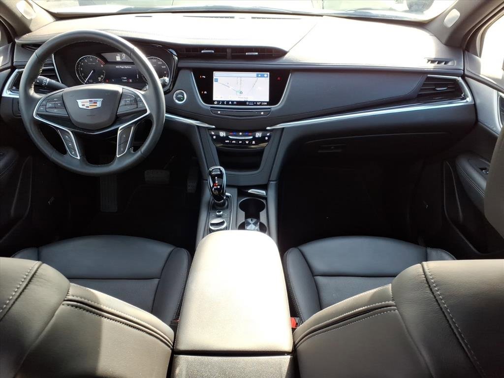 Used 2025 Cadillac XT5 Premium Luxury image 8