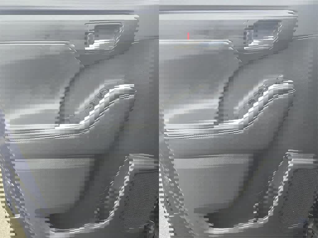 Used 2023 Toyota Highlander XLE image 16