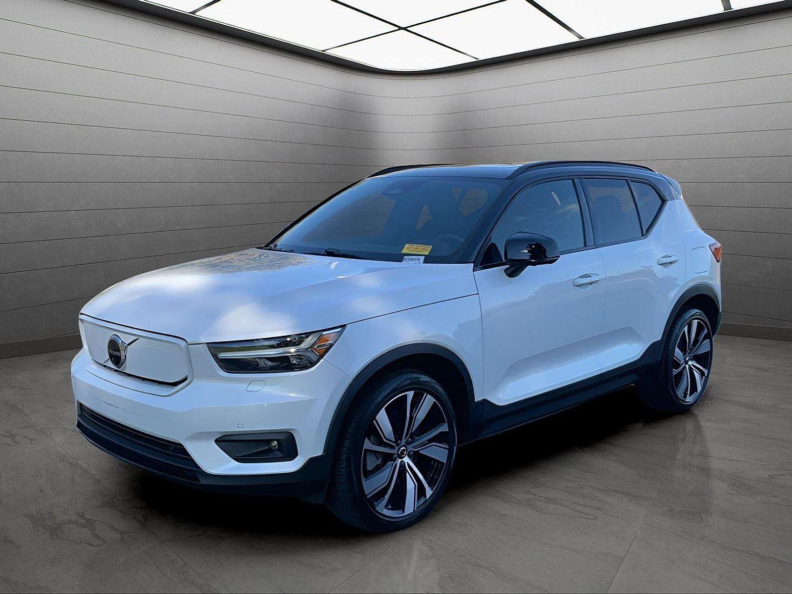 Used 2021 Volvo XC40 P8 Recharge w/ Advanced Package image 1