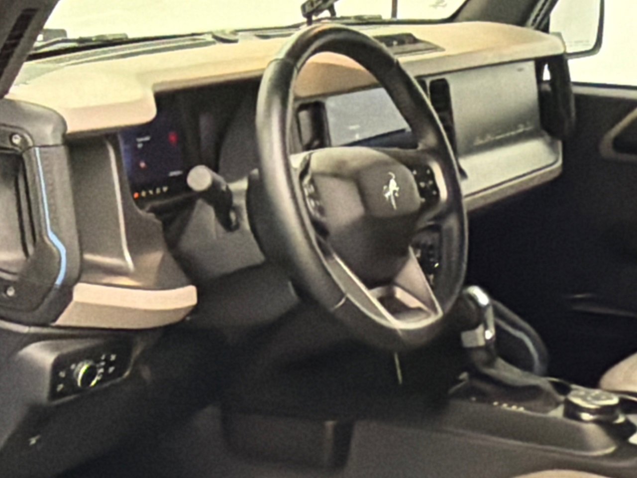 Used 2024 Ford Bronco Wildtrak image 14