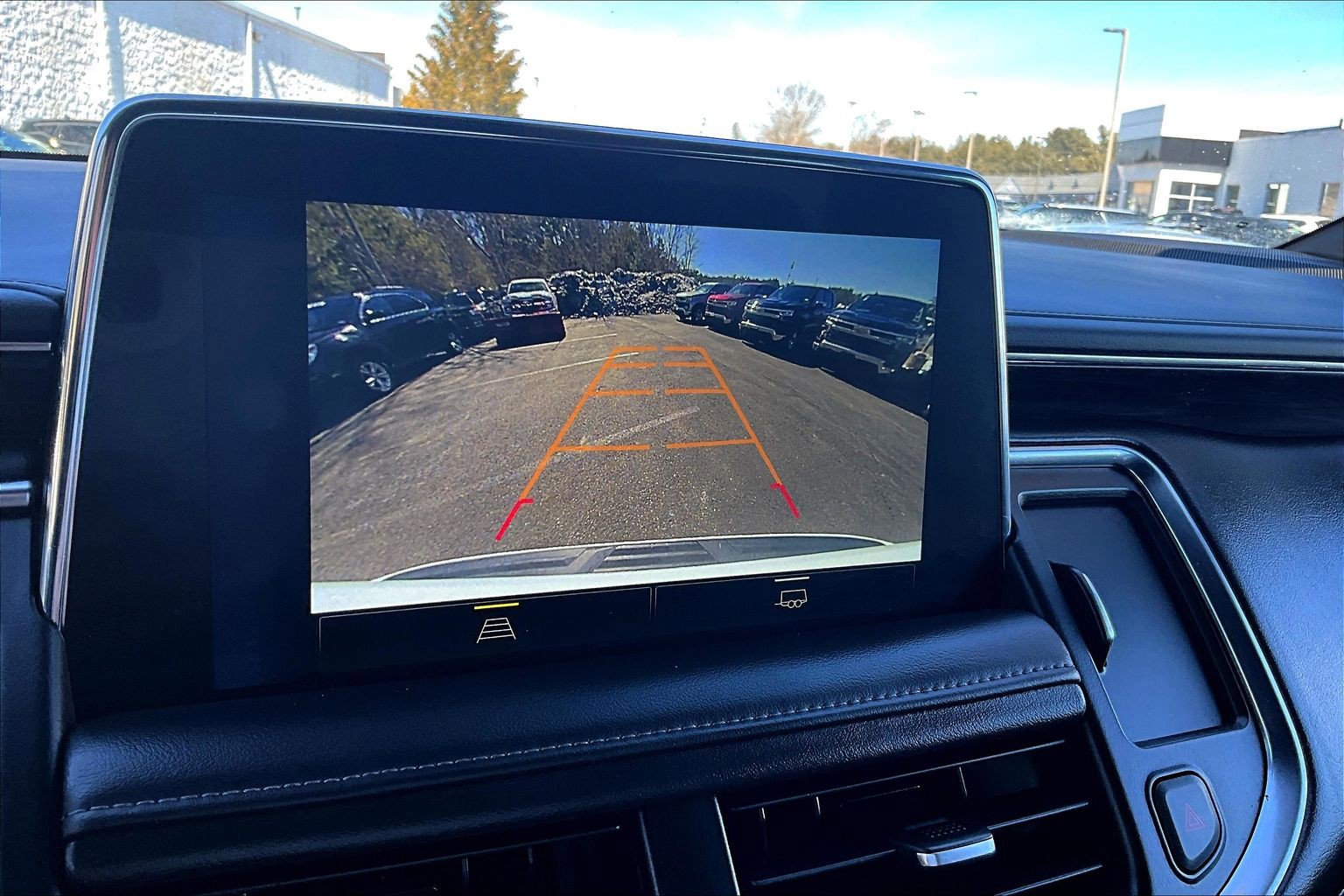 Used 2023 Chevrolet Suburban Z71 AWD/4WD image 9