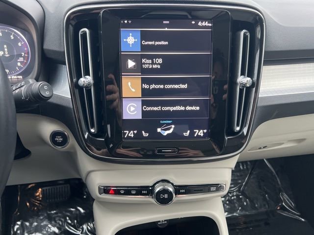 Used 2019 Volvo XC40 T5 Momentum image 32