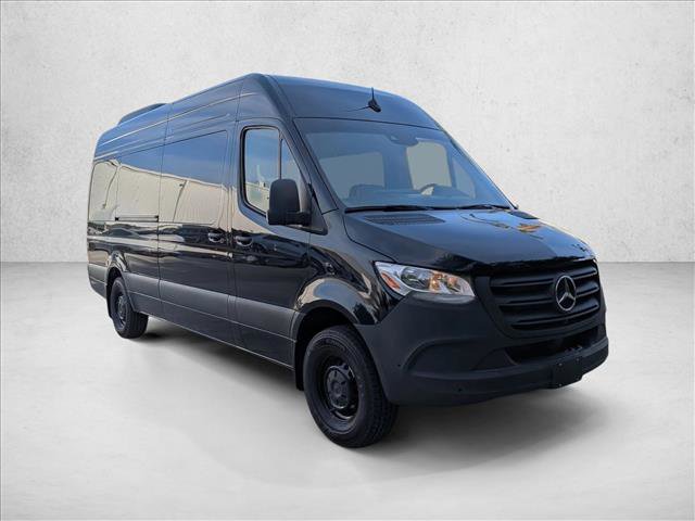Used 2024 Mercedes-Benz Sprinter 2500 image 3
