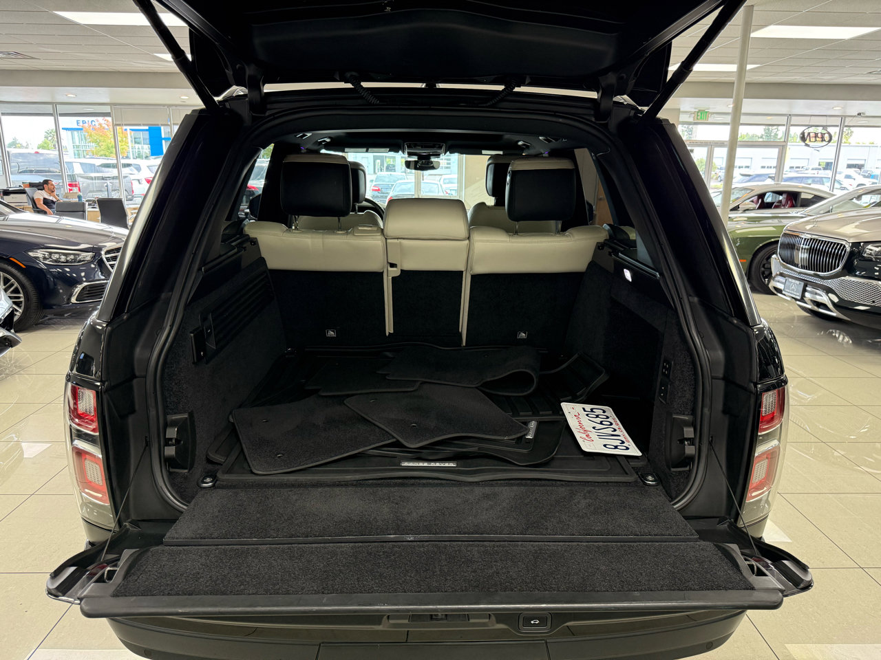 Used 2019 Land Rover Range Rover HSE image 34
