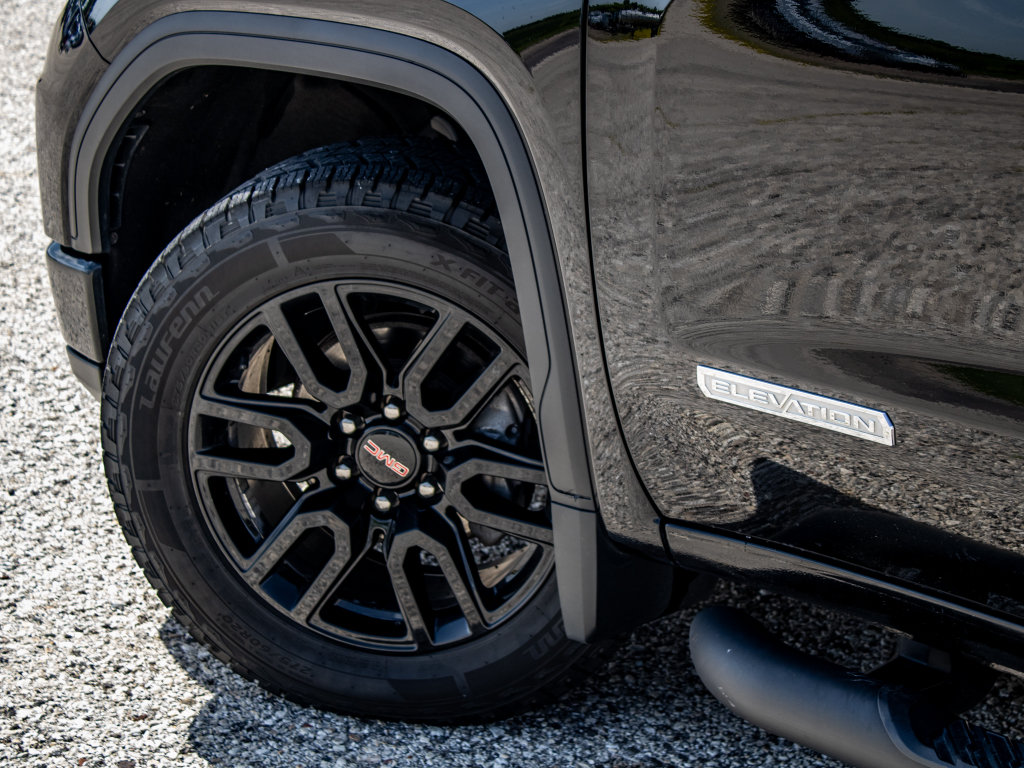 Used 2023 GMC Sierra 1500 Elevation AWD/4WD image 9