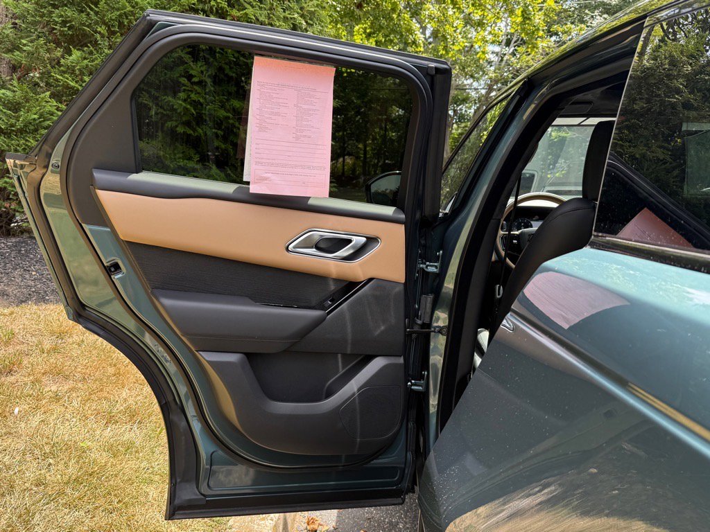 Used 2026 Land Rover Range Rover Velar Autobiography image 9