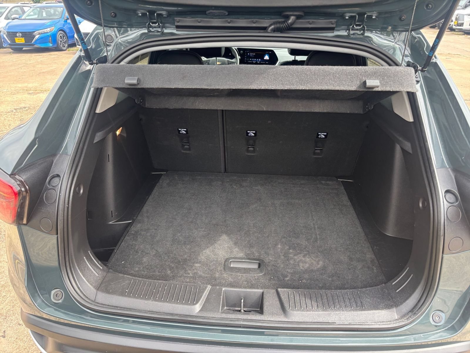 Used 2025 Chevrolet Trax LT FWD image 30