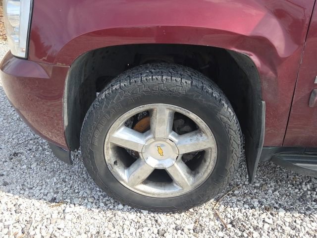 Used 2008 Chevrolet Suburban LT image 18