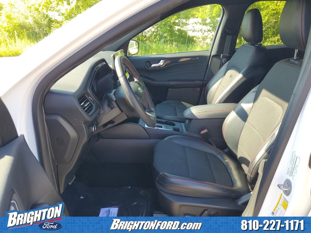 Certified 2023 Ford Escape ST-Line w/ Tech Pack #1 AWD/4WD image 11