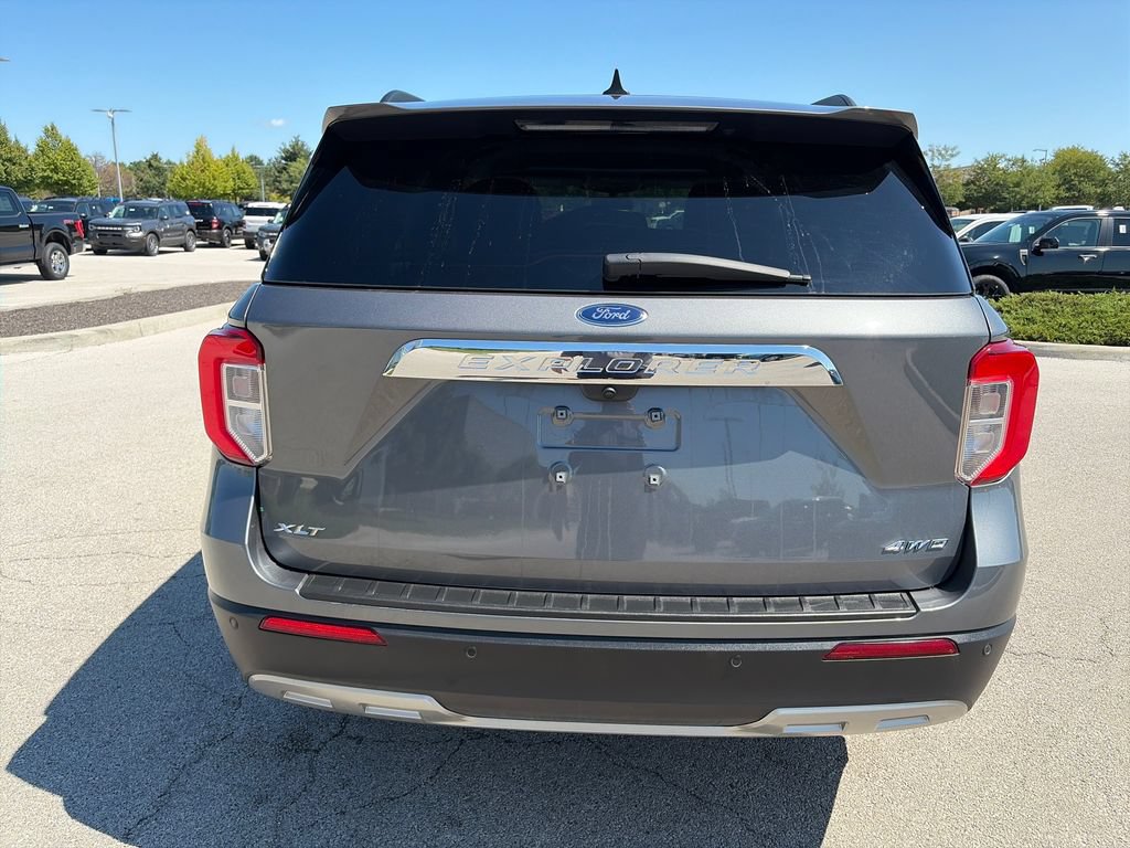 Used 2023 Ford Explorer XLT w/ Equipment Group 202A AWD/4WD image 6