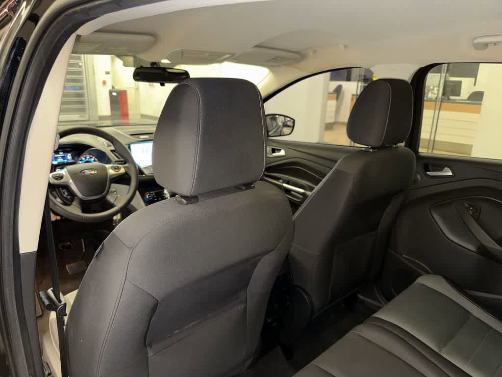 Used 2016 Ford Escape SE w/ Equipment Group 201A AWD/4WD image 26