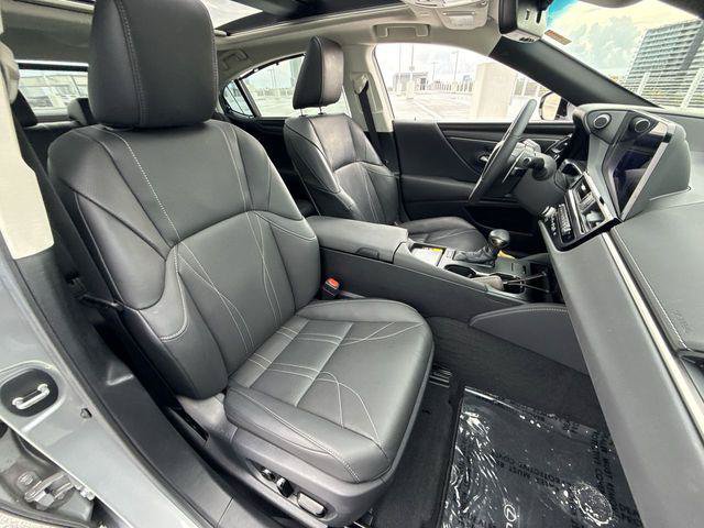 Certified 2023 Lexus ES 350 Ultra Luxury w/ Accessory Package (Z2) FWD image 26