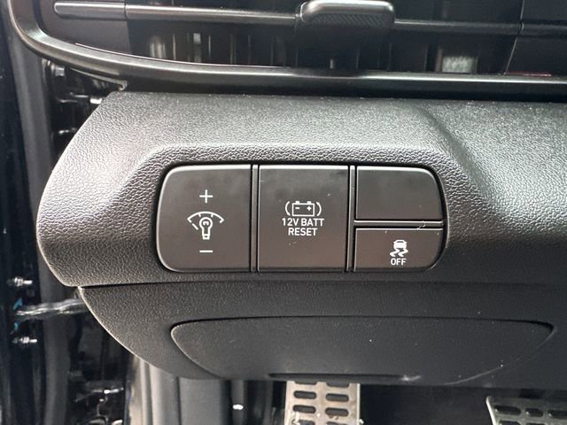 Used 2025 Hyundai Elantra SEL image 29
