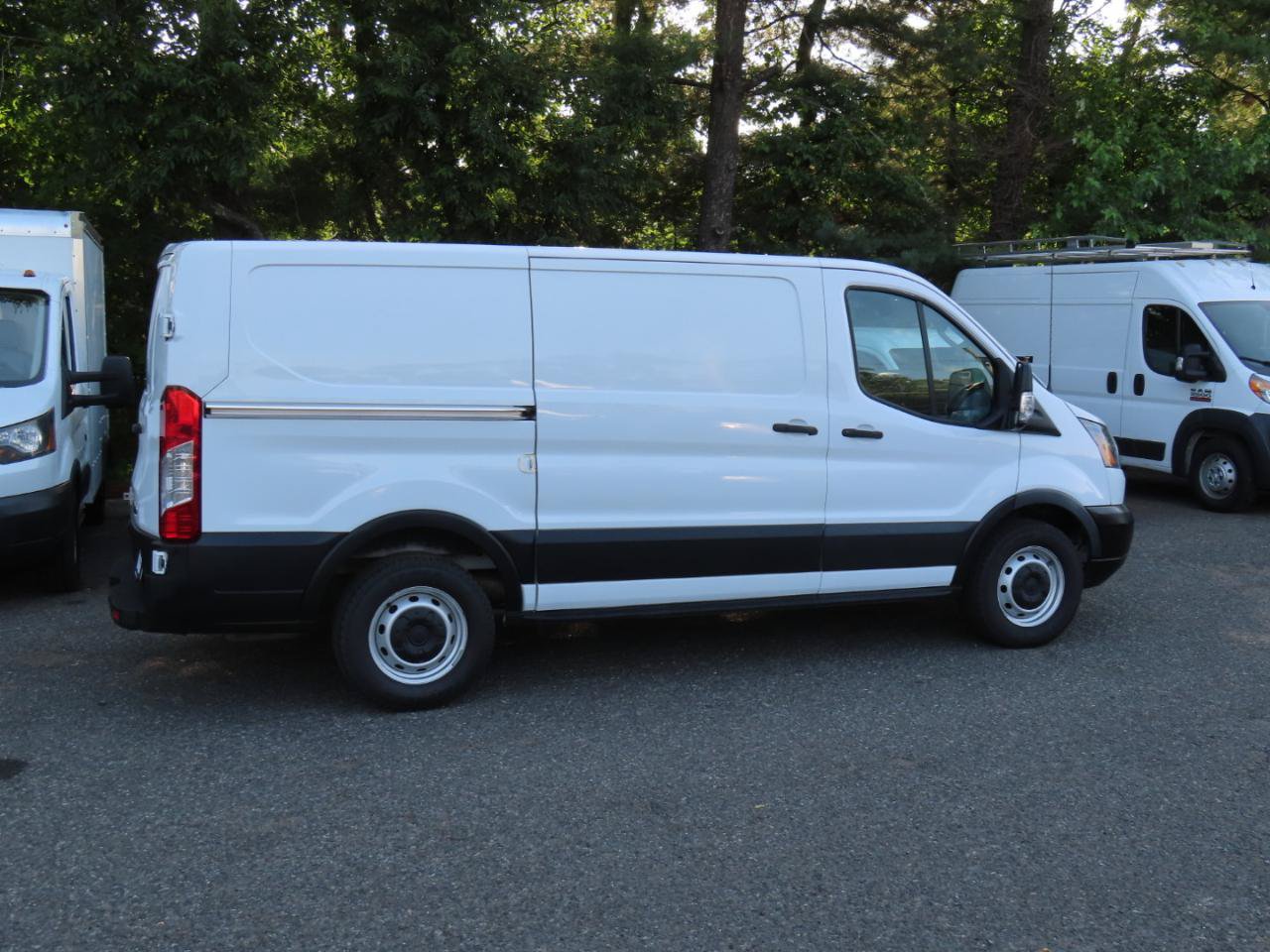 Used 2019 Ford Transit 150 130 Low Roof RWD image 7