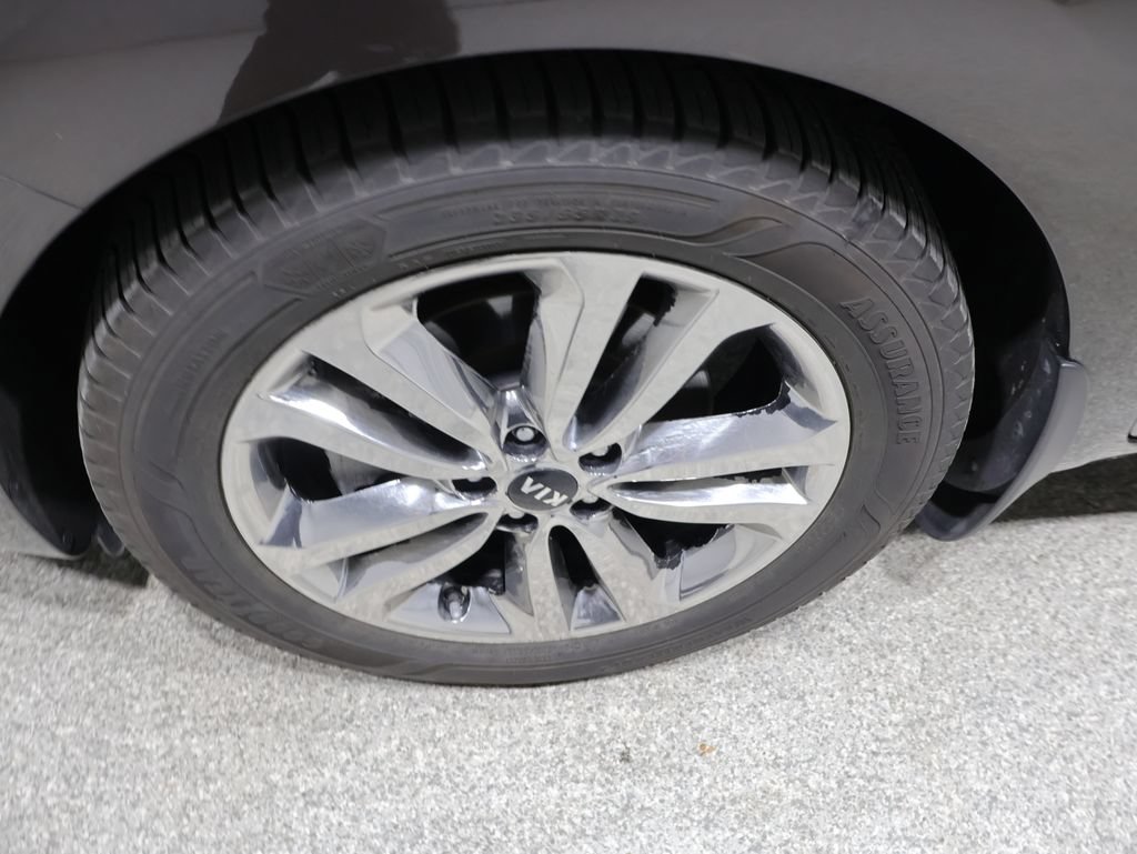 Used 2015 Kia Sedona SX Limited FWD image 9