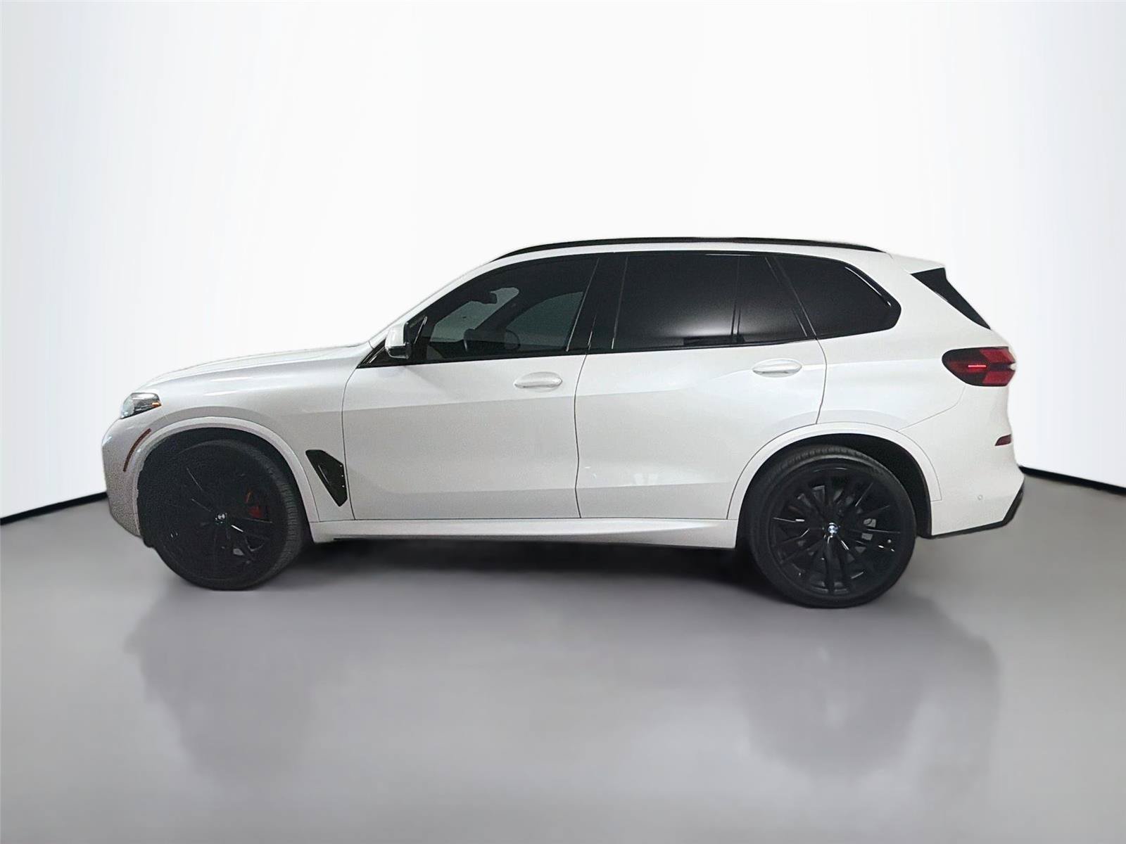 Used 2024 BMW X5 xDrive40i w/ M Sport Package AWD/4WD image 8