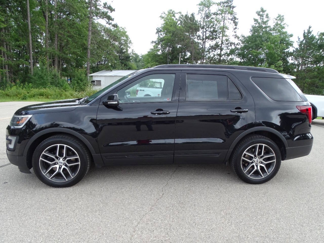Used 2017 Ford Explorer 4WD Sport 3.5L 6-Cyl Turbo SUV image 9