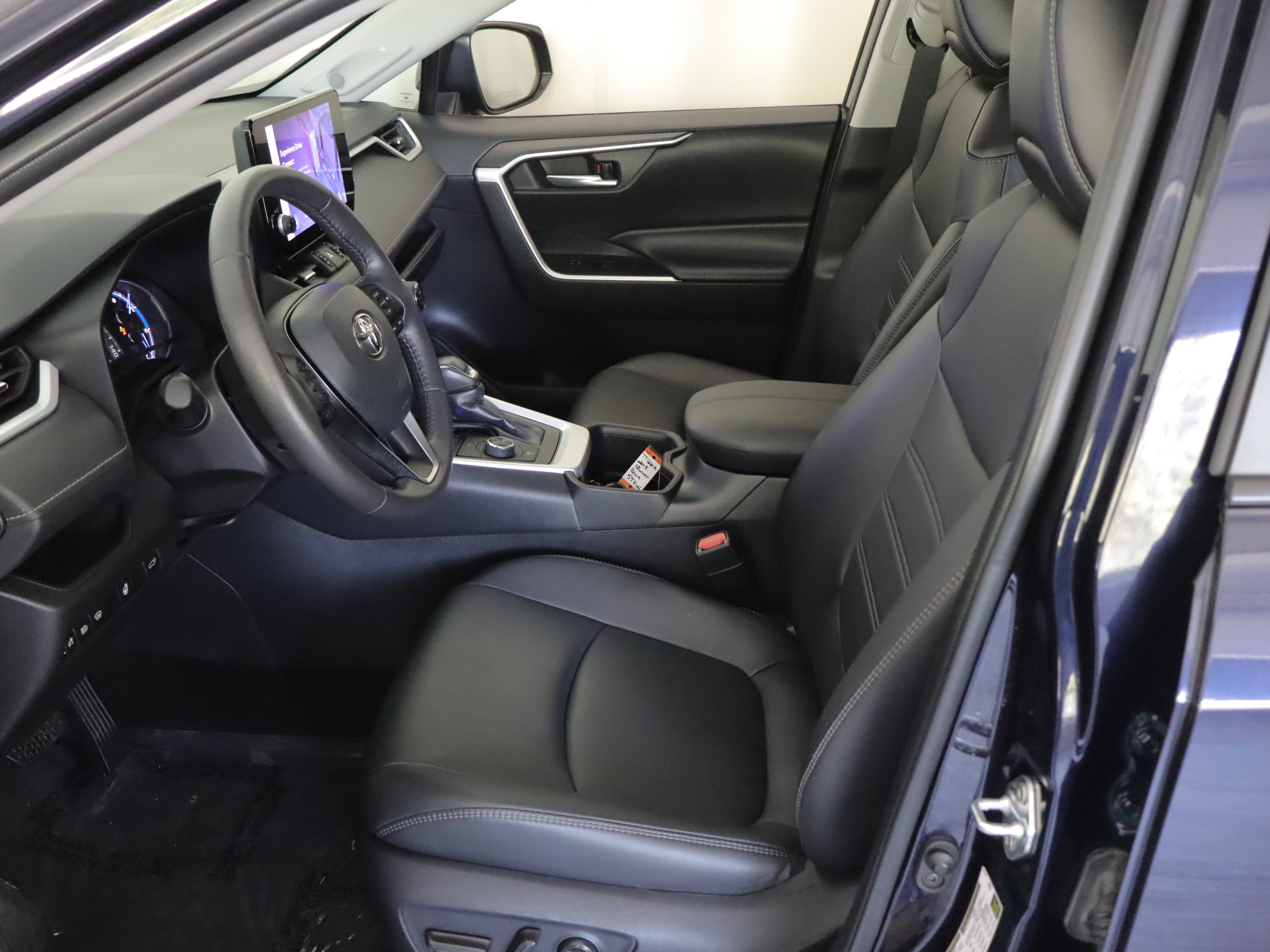 Used 2025 Toyota RAV4 XLE Premium w/ Weather Package AWD/4WD image 8