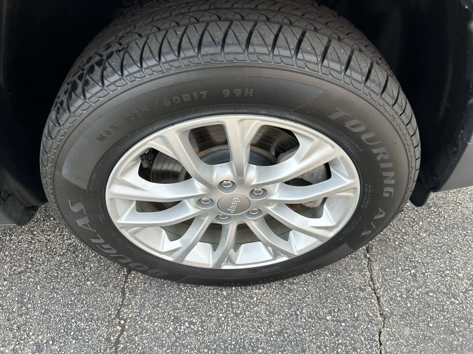 Used 2019 Jeep Cherokee Latitude w/ Popular Appearance Group FWD image 9